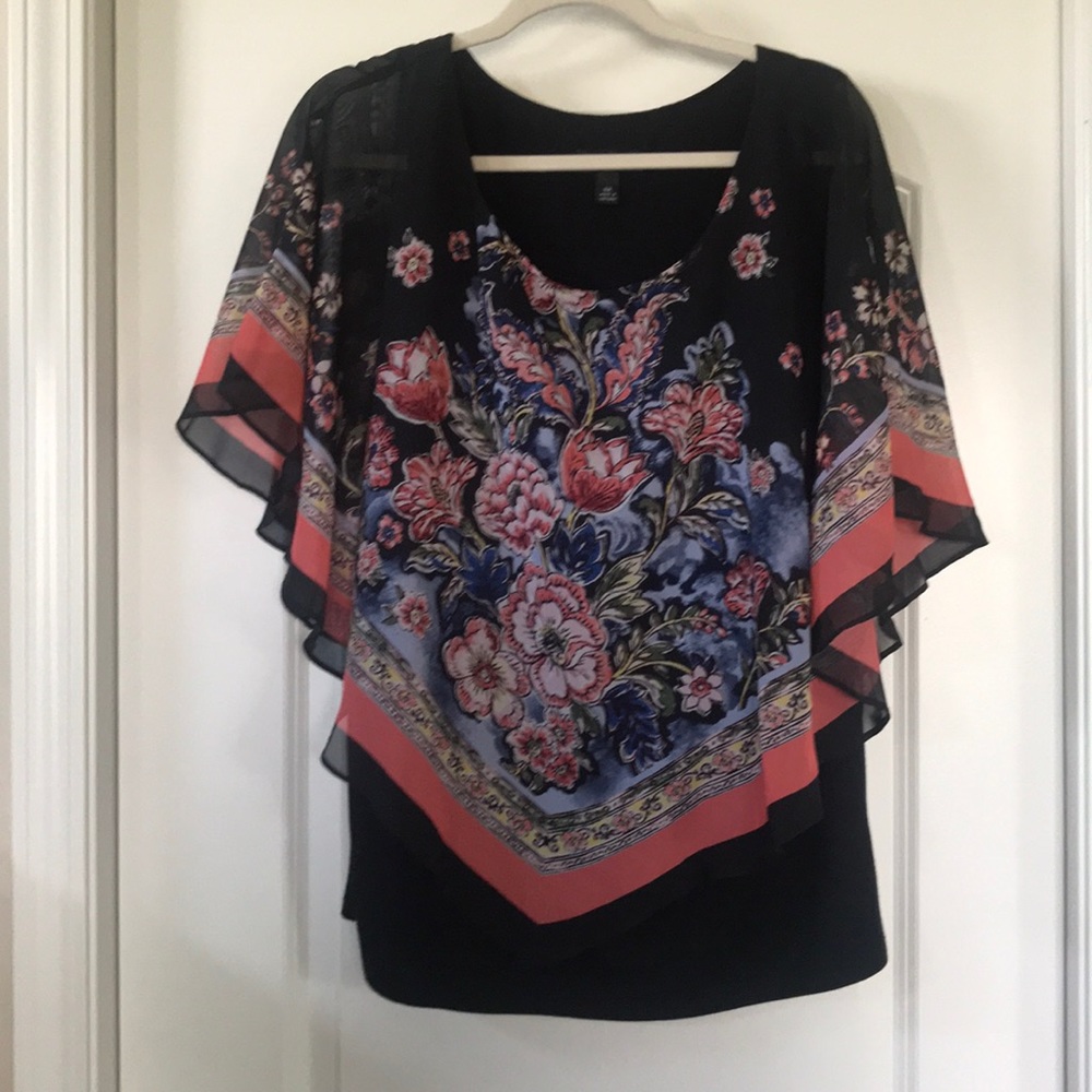 Poncho style floral blouse. Size 0X